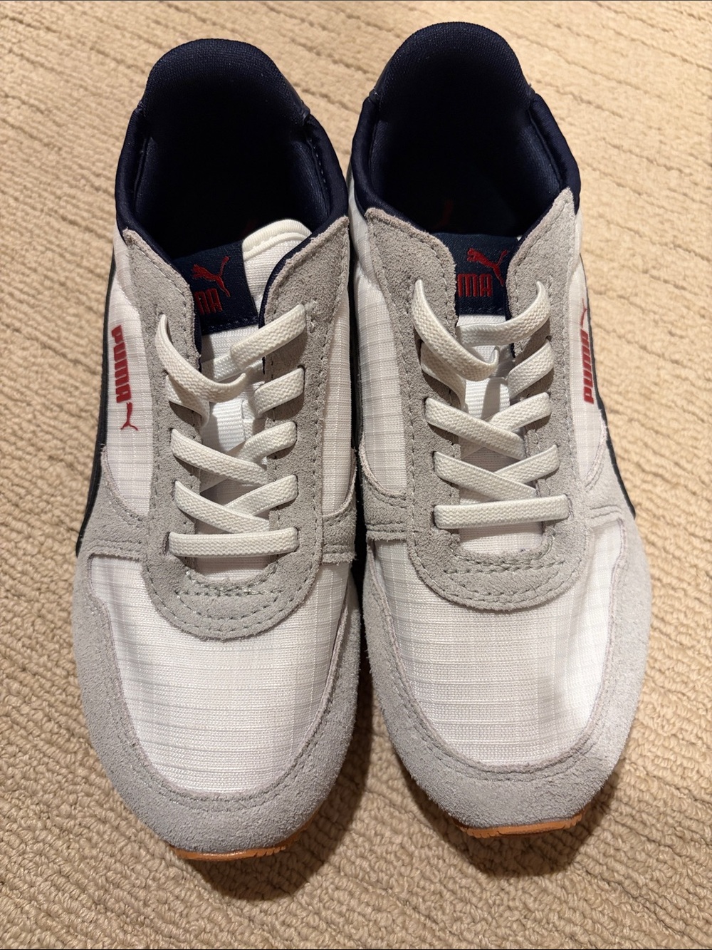 Puma boys Classic Low-Top Sneakers in Light Gray and White